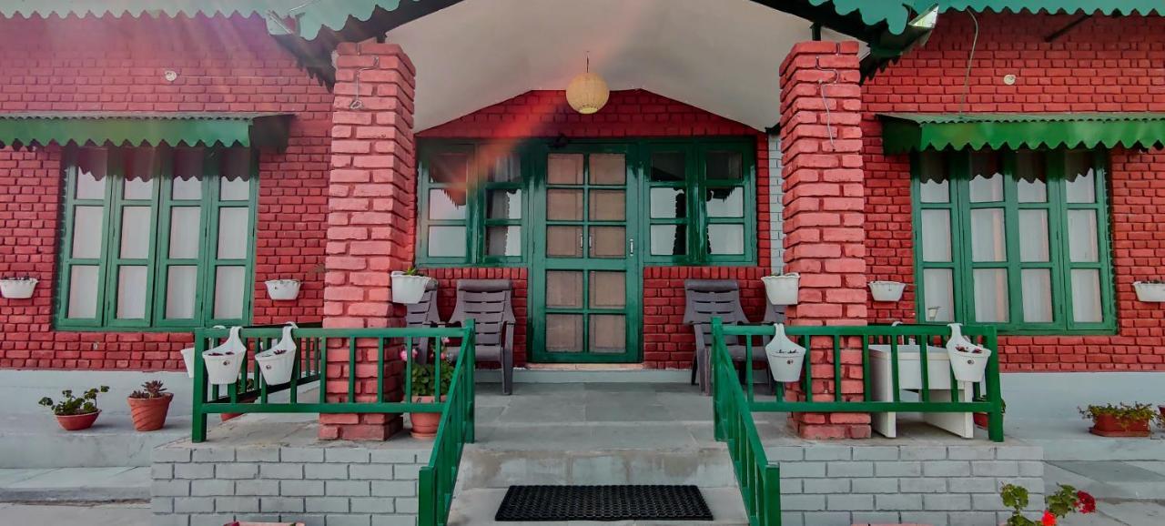 Tehri Retreat Sursingdhar, Near & Kanatal, By Himalayan Eco Lodge New Tehri