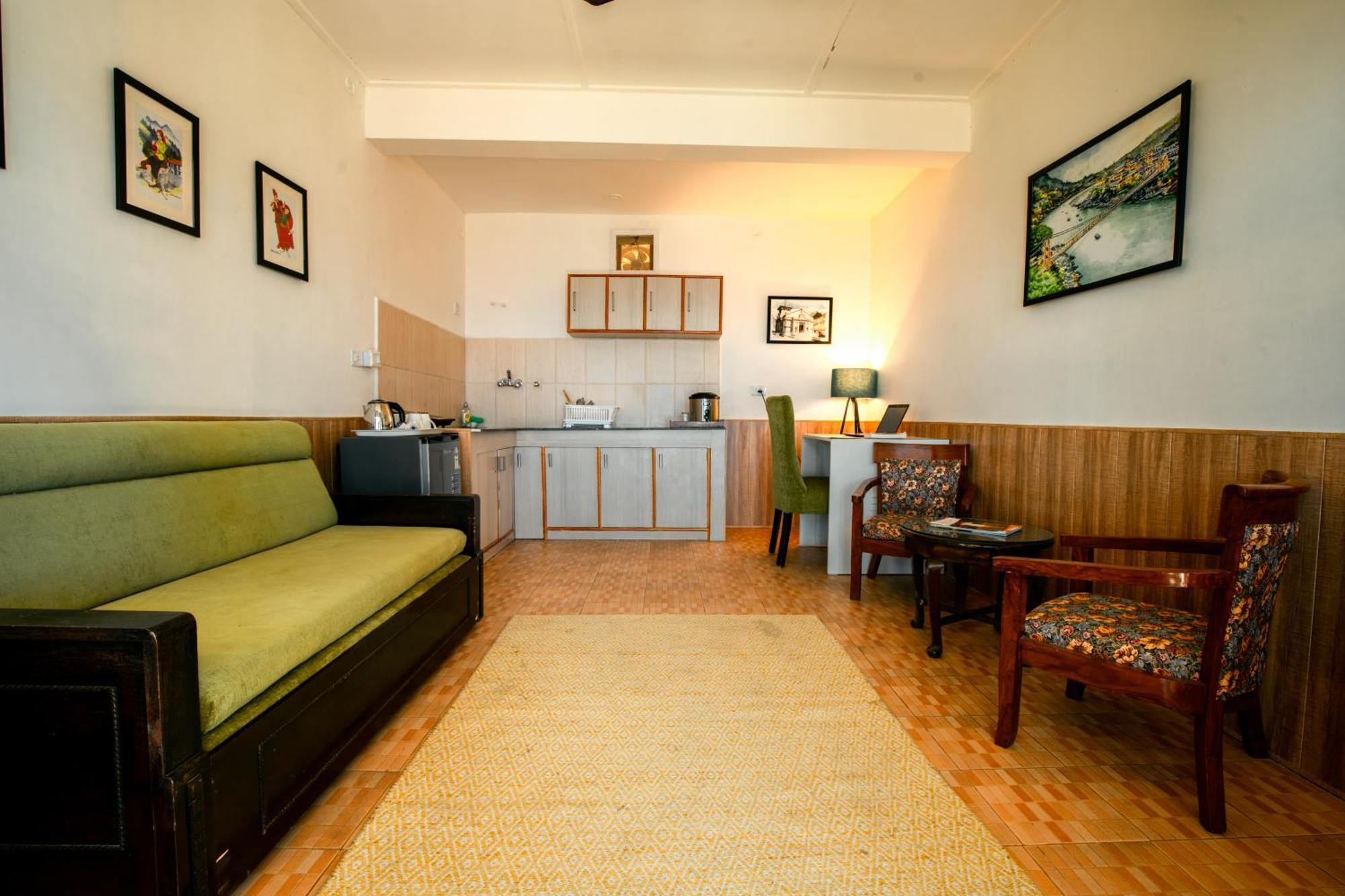 Tehri Retreat Sursingdhar, Near & Kanatal, By Himalayan Eco Lodge *
