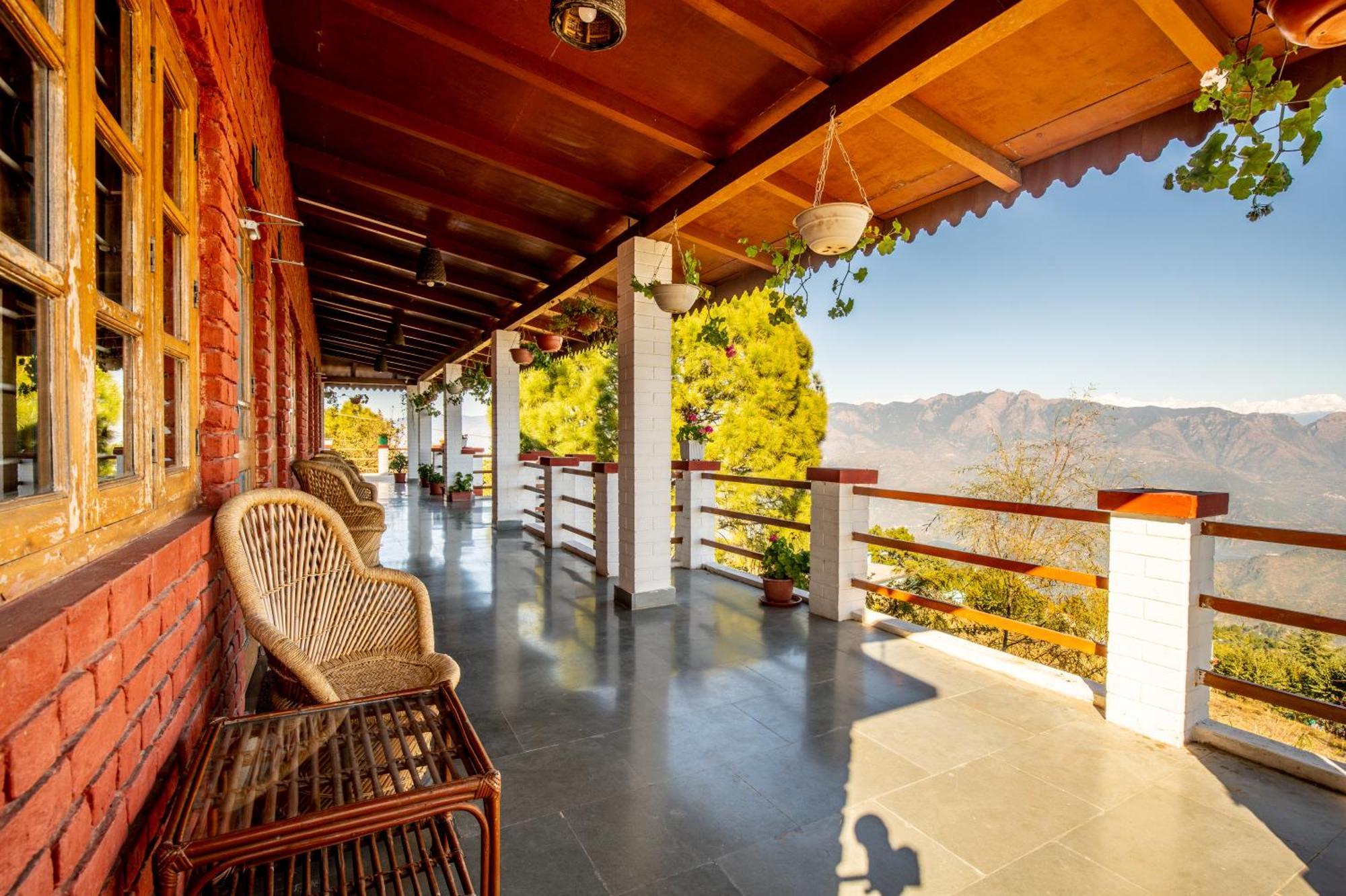 Tehri Retreat Sursingdhar, Near & Kanatal, By Himalayan Eco Lodge New Tehri