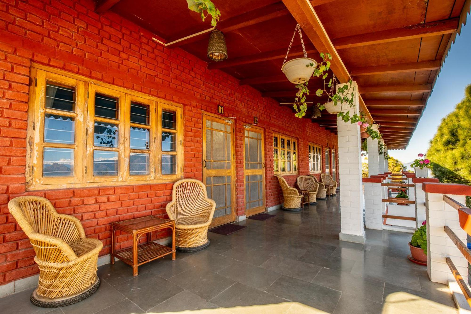 Tehri Retreat Sursingdhar, Near & Kanatal, By Himalayan Eco