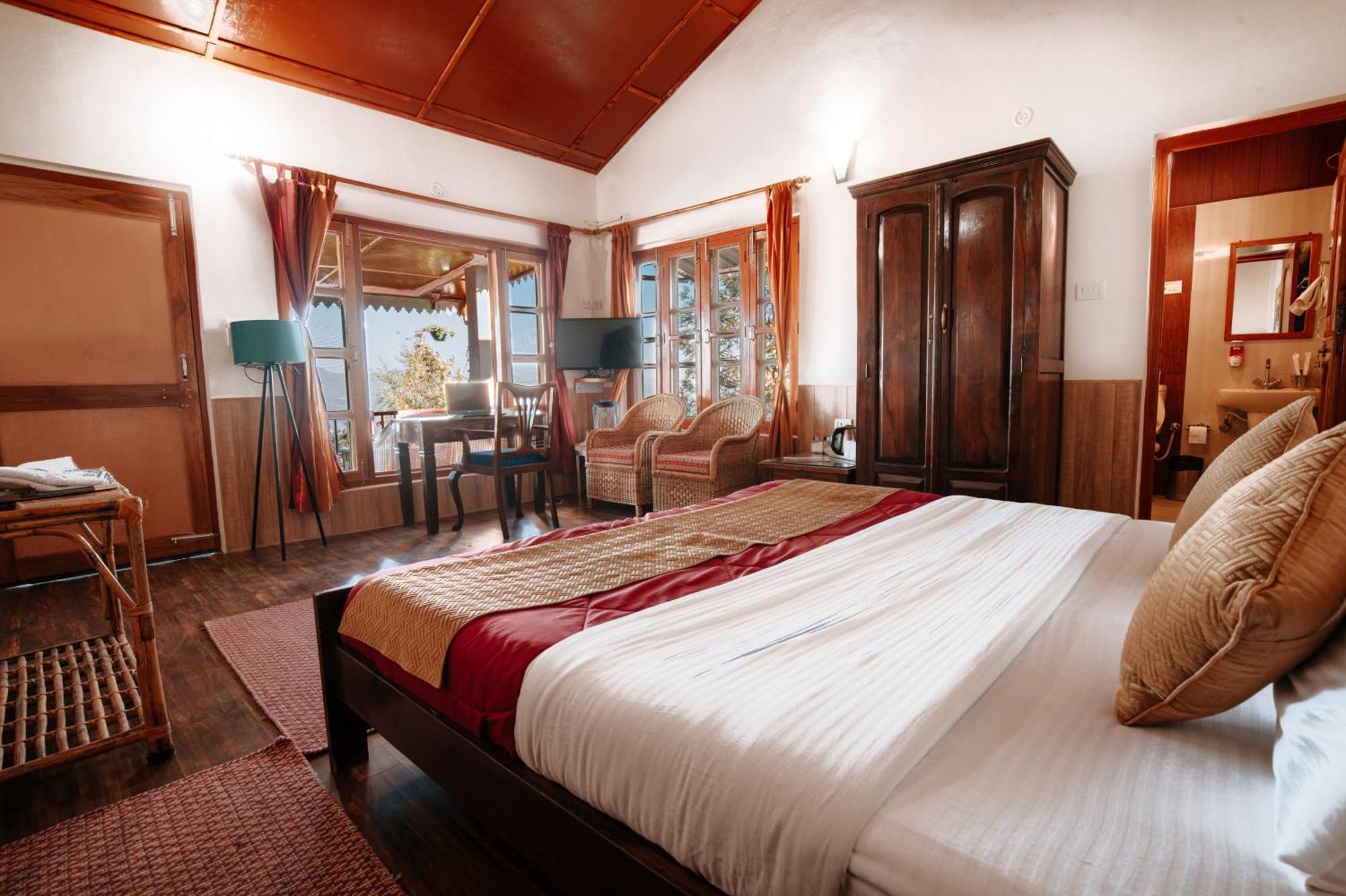 Lodge Tehri Retreat Sursingdhar, Near & Kanatal, By Himalayan Eco