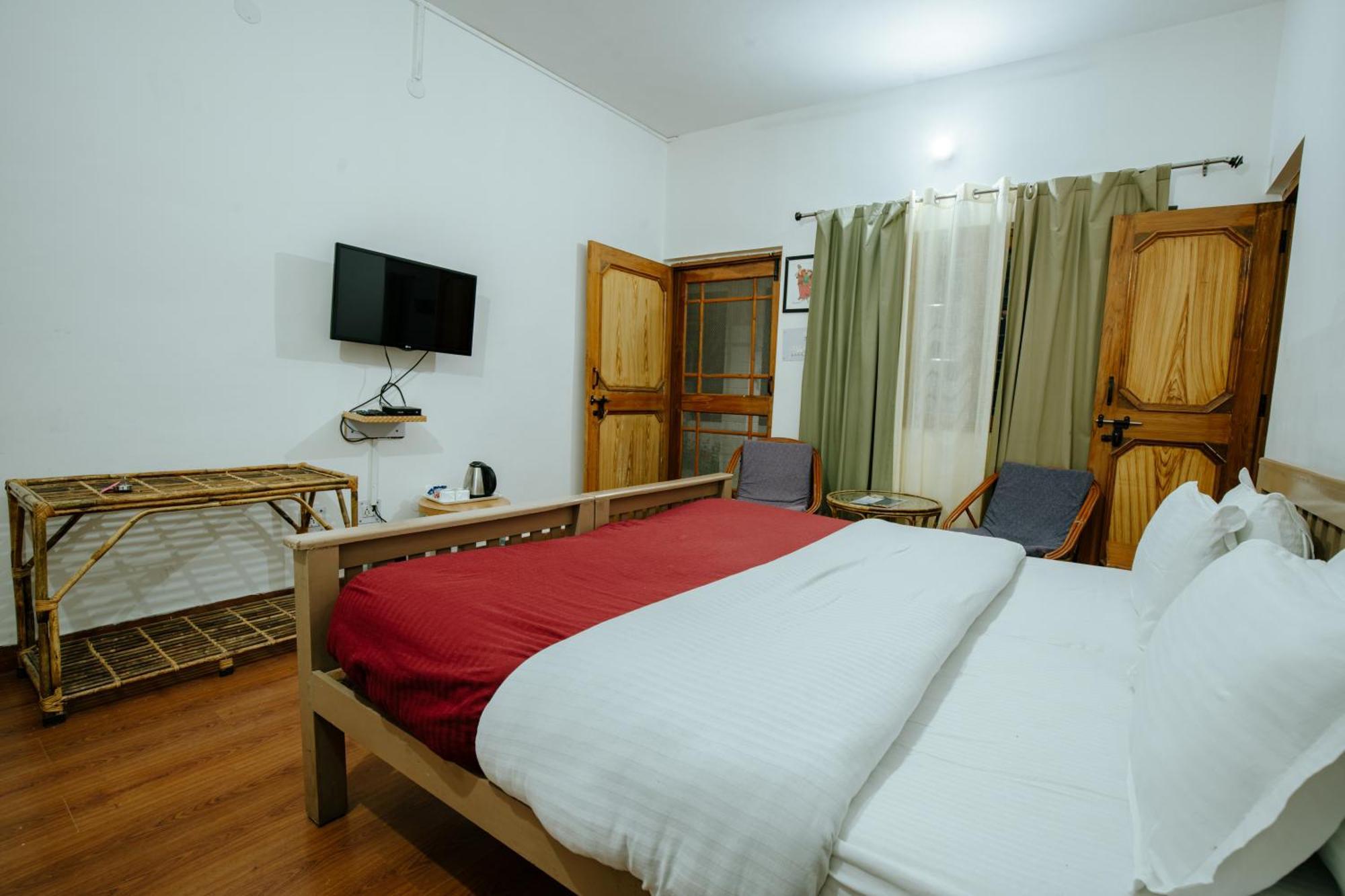 Tehri Retreat Sursingdhar, Near & Kanatal, By Himalayan Eco