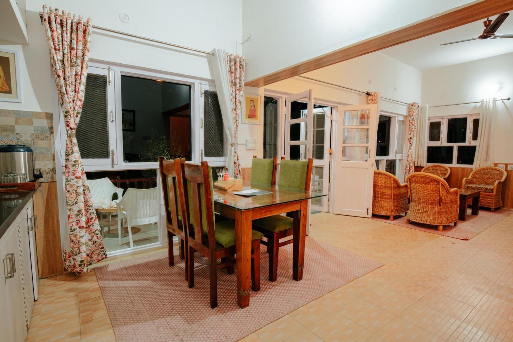 Tehri Retreat Sursingdhar, Near & Kanatal, By Himalayan Eco *